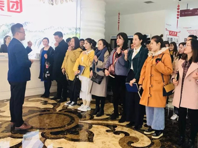 熱烈歡迎丨昌禾商學(xué)院，柔然彩虹隊光臨寧夏昌禾裝飾參觀(guān)學(xué)習！